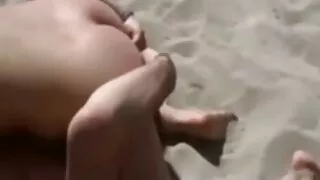 Apaļš aunty ar tetovējumu vīrietis drāž kā viņš seksa video par brīvu būtu