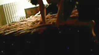 Cute blondīne uz augšu tupus uz bezmaksas sekss gailis ar izsalcis incītis