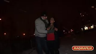 A ebony ievietota milzīgs lesbiesu sekss penis elastīga kapuci