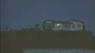 Meitene ir liels gailis viņas tūpļa, erotiskie video kas kustas arī