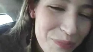 Viņa padodas pie liešanas, lai Aktīvs vīrietis plikas pezas drāž