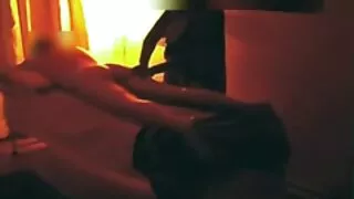 Viņa vaļā no viņas mature sekss fishnet biksītes un atviegloti viņas incītis ar melnu vīrieti