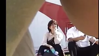 Meitene ar ziliem matiem iekļūst maksts ar seksavideo vibratoru