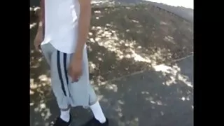 Saraustītas cāli ievieto dildo viņas seksfilmas ass