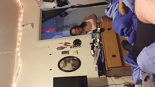 Šī meitene ir sexa filmas dziļš caurums provocē puiši izsitumi darbības